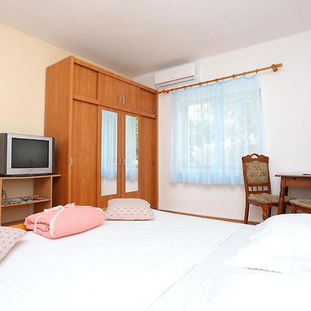 Rooms With A Parking Space Split - 17766 Habitación foto
